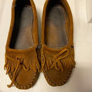 Minnetonka moccasins brown size 8